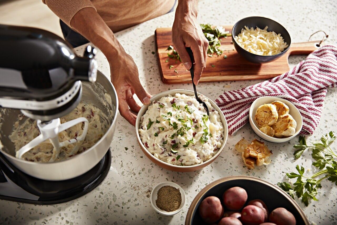 خلاط قائم بذاته من سلسلة KitchenAid Classic سعة 4.5 لتر برأس مائل 