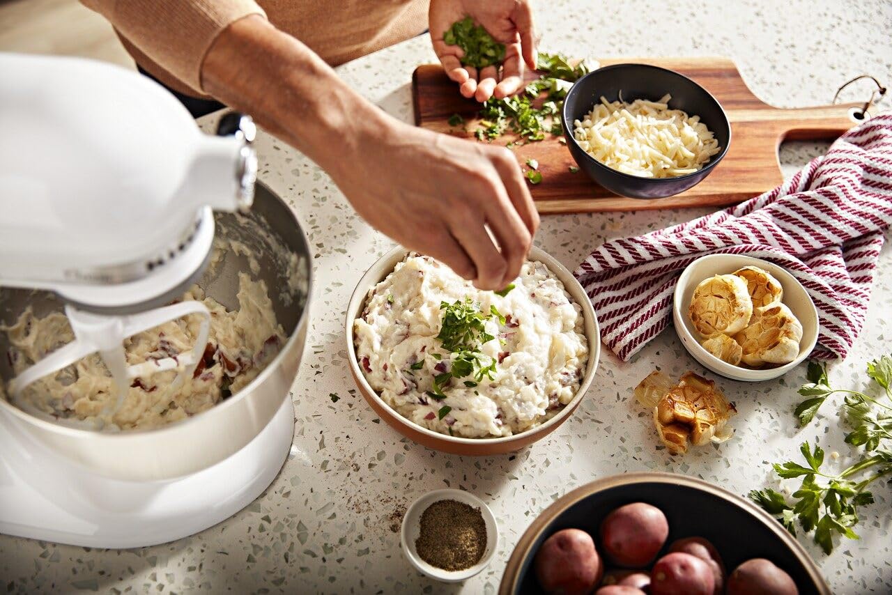 خلاط قائم بذاته من سلسلة KitchenAid Classic سعة 4.5 لتر برأس مائل 