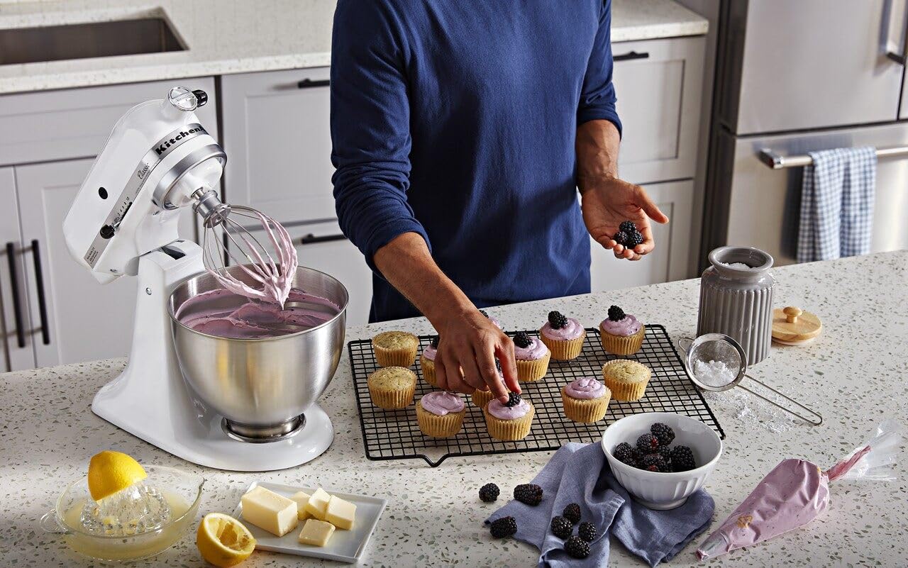 خلاط قائم بذاته من سلسلة KitchenAid Classic سعة 4.5 لتر برأس مائل 